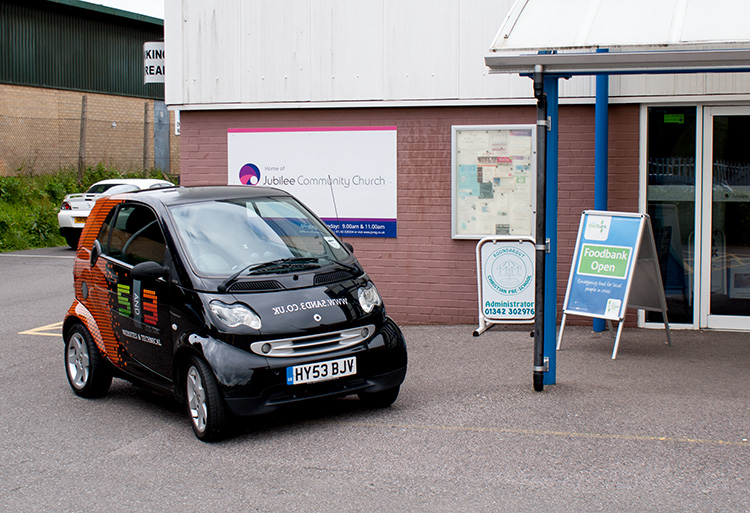 Entrance to the Foodbank via the Jubilee Centre